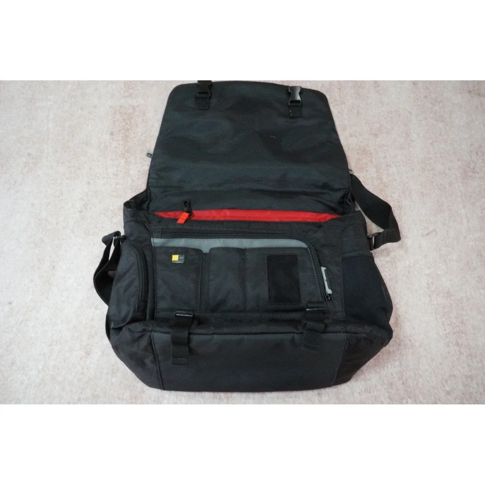 Case Logic Laptop Messenger Bag Black Gray Padded Shoulder Strap 16in